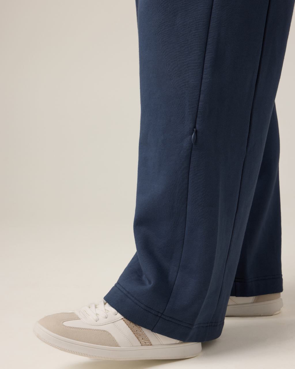 Comfort Access Wide Leg Sweatpant