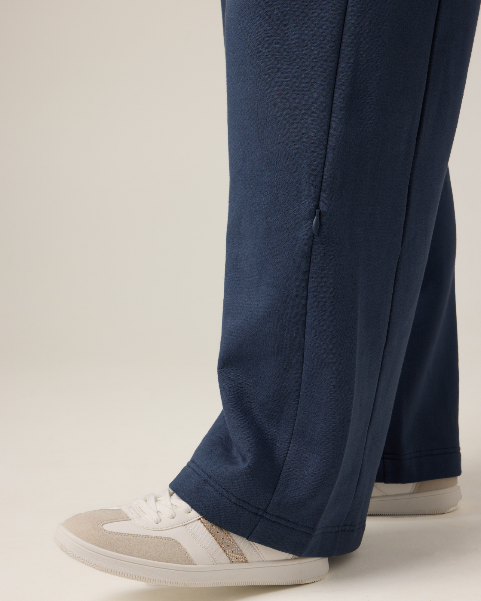 Comfort Access Wide Leg Sweatpant